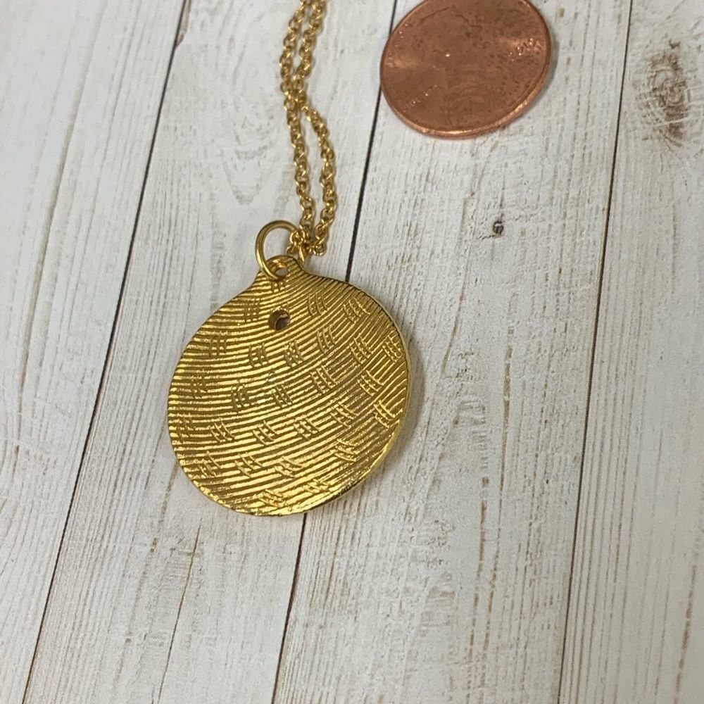 Picture Frame Necklace - Picture 3 of 3